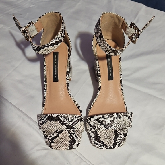 Shoes And Cross Body  For 33 Dollars Good Deal - Picture 3 of 4